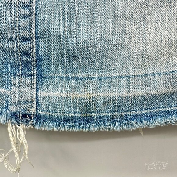 Rue21 Distressed Light Blue Denim Mini Skirt Size 13/14 - Picture 4 of 6